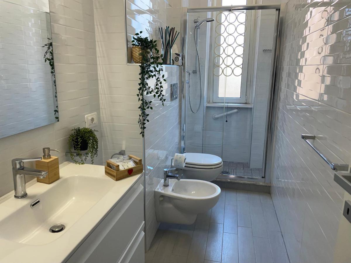 Caracciolo33 Apartment Рим Екстериор снимка