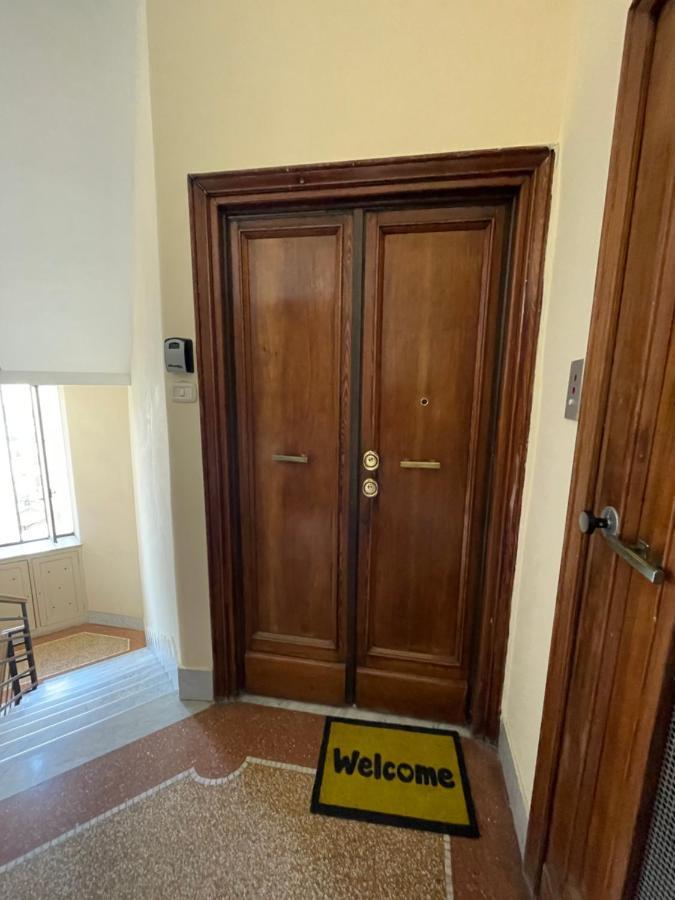 Caracciolo33 Apartment Рим Екстериор снимка
