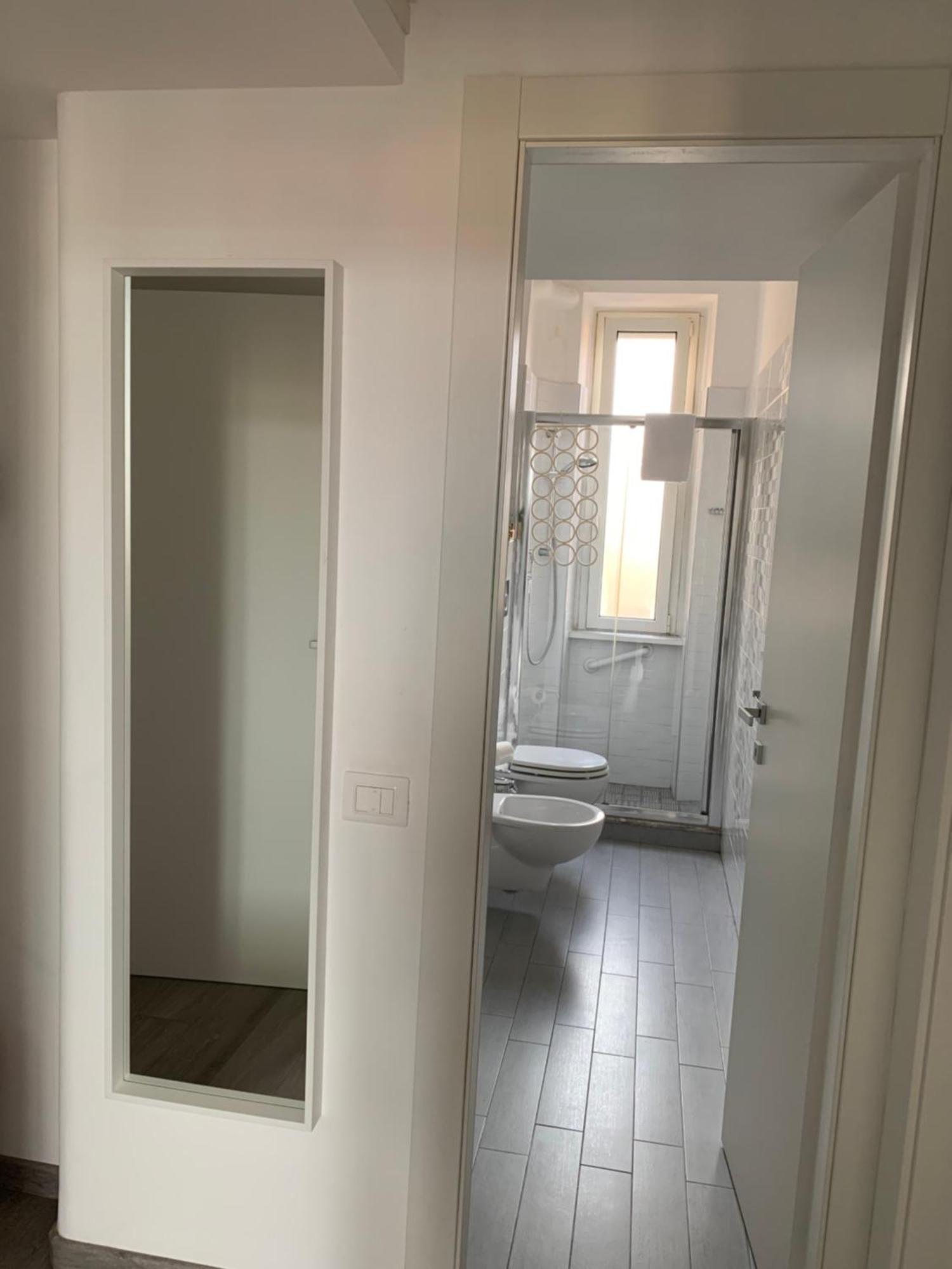 Caracciolo33 Apartment Рим Екстериор снимка